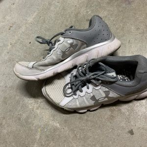 Size 7 1/2 under armor